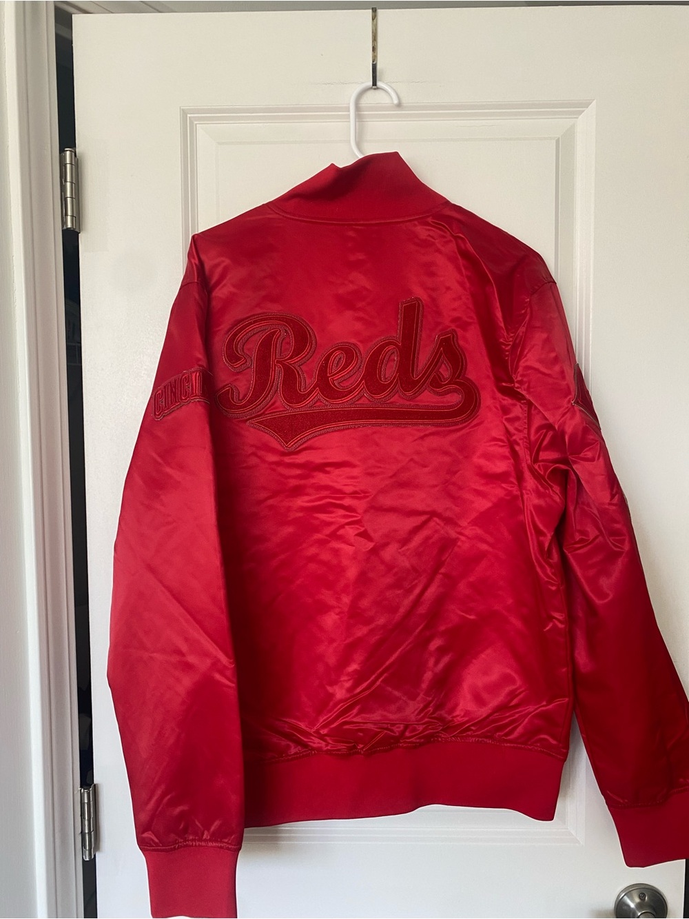Pro Standard Cincinnati Reds Bomber Jacket - Picture 2 of 5